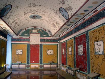 The room with frescoes from the Roman period