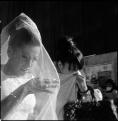 Könnygáz elől menekülő menyasszony, Ankara, Törökország