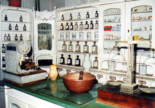 Secession pharmacy enteriour