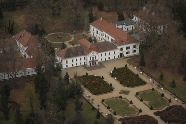 A nagycenki Széchenyi kastély és parkja