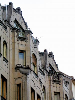 A budapesti Vermes-bérház homlokzatának részlete
