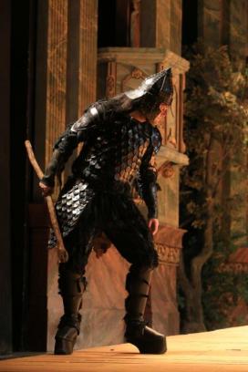 Lucifer jelmeze Rátkai Erzsébet tervezésében, a Csiksomlyói passióban