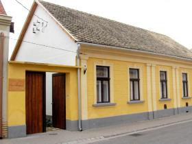 Yard of the Éber Memorial Room Yard of the Éber Memorial Room