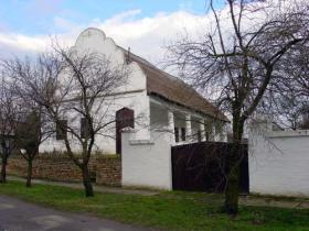 The memorial house building