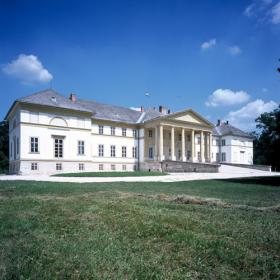 The building of the castle