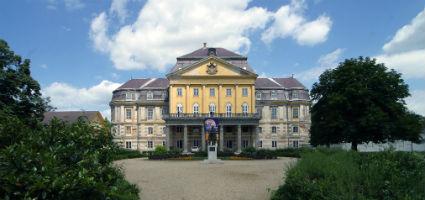 A múzeum a Batthyány-Strattmann-kastély épületében találató.