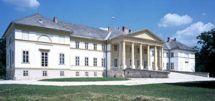 A kastély épülete