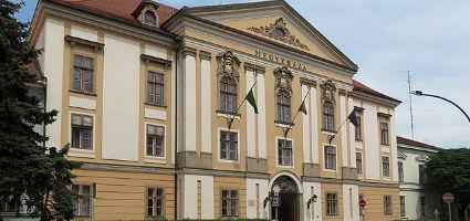 Megyeháza, Eger