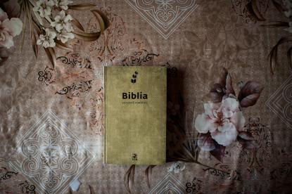 Stiller Ákos: Biblia a konyhában Békésen