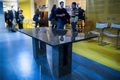 Breuer Marcell gránit tárgyalóasztala Breuer Marcell gránit tárgyalóasztala