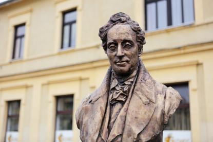 Lantos Györgyi szobra Batthyány Fülöpről, Körmend  