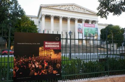 Meggyalázott demokrácia