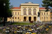A szentesi Koszta József Múzeum főbejárata