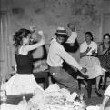 Szent János ünnepe a Casa Rosita borozóban a Paralelo sugárúton, 1960 körül