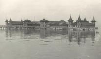 A régi balatonfüredi fürdőház fényképe