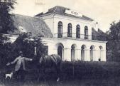 A fenékpuszati kiskastély egykor... <br>(© Balatoni Múzeum)