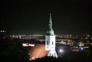 Szent Korona a Szent Márton dóm csúcsán