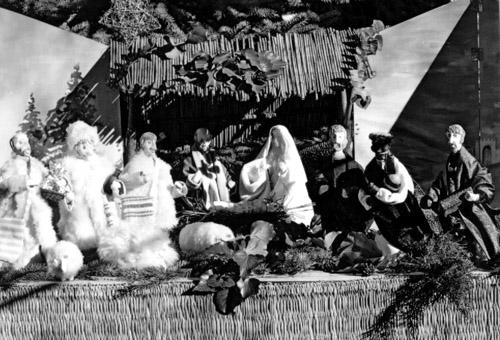 A Maszk Bábszínpad "Betlehemi Történet" c. bábműsora a kastély udvarán