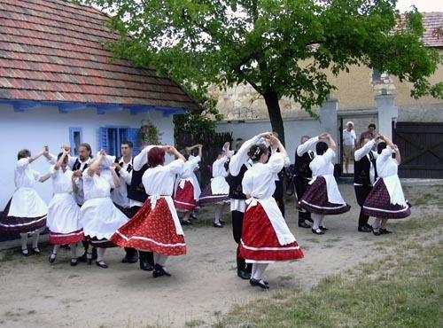 Néptánccsoport