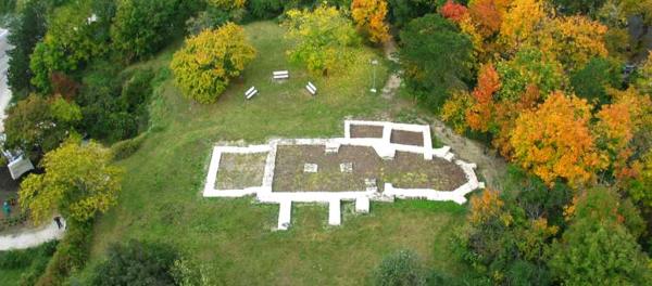 A veszprémi Szent Miklós-templomrom a Kálvária-dombon