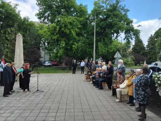 Hősökről, áldozatról, 80 évről