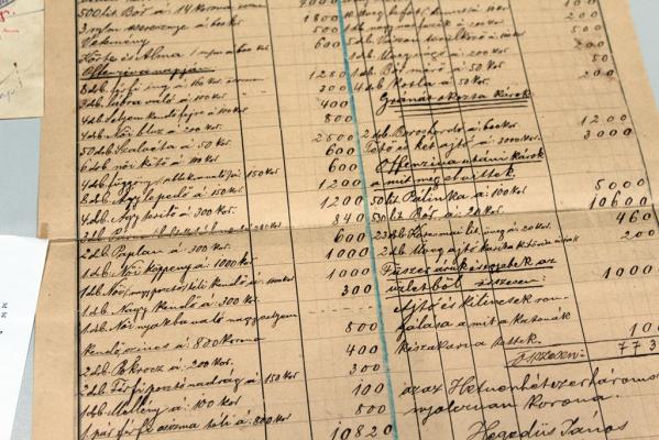 Tömeggyilkosság, botozás és rekvirálás