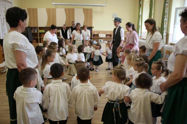 Népzenétől volt hangos a tompai óvoda 