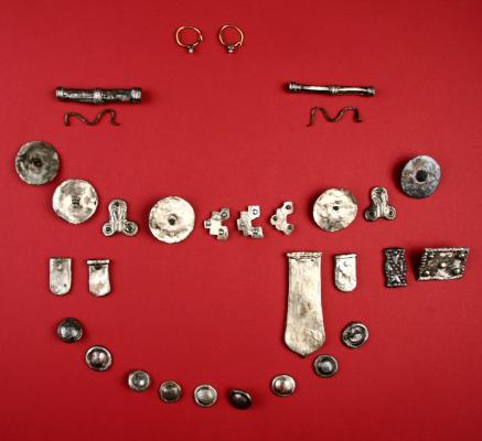 Leletek a harcos sírjából, 2009