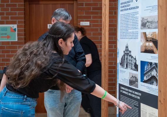 Következetesség formában és szellemben - Czigler Győző kiállítás