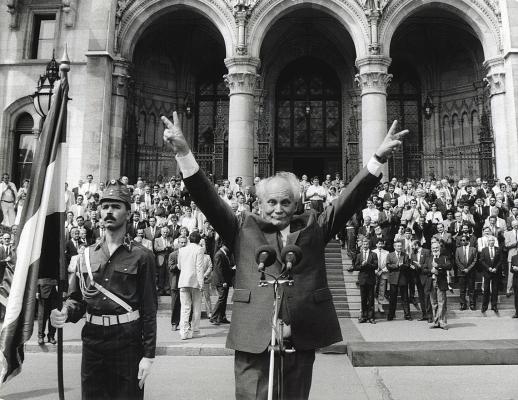 Rendszerváltás-történetek Magyarországról a Capa Központban