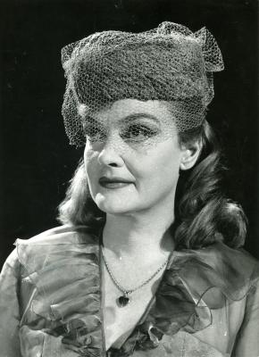 Tolnay Klári
