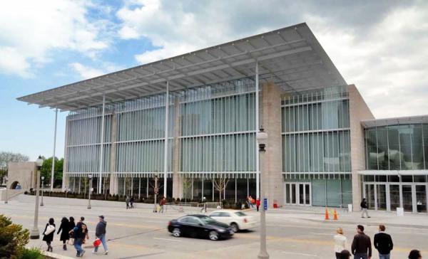 Az újonnan épített Modern szárny