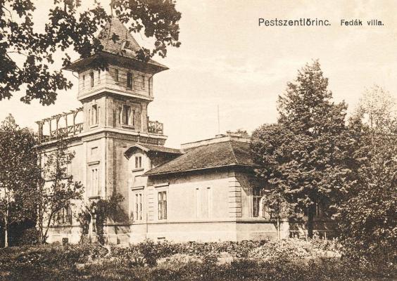 Fedák villa. A kép Szántó András képeslapgyűjtő tulajdona