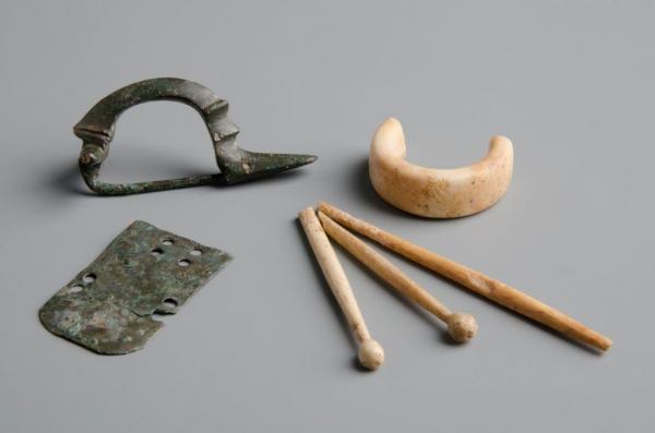 fibula, pikkelypáncél, hajtű