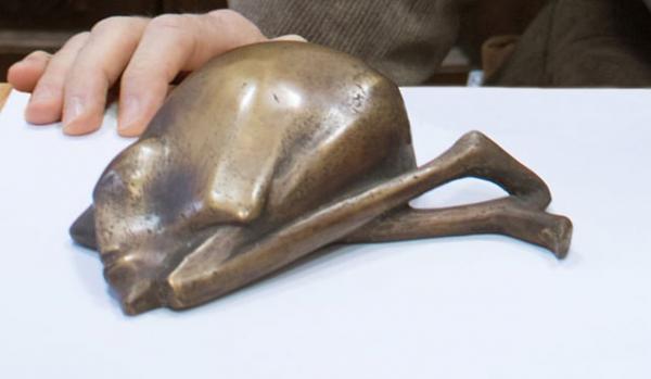 Fischer György: Fülöp, 1995, bronz, 19x6 cm