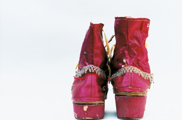 Frida Kahlo ruhái és kiegészítői