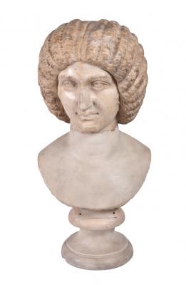 Julia Domna mellszobra