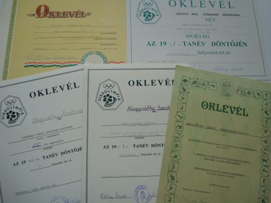 Folyamatos sportsikereket hoztak a diákolimpia fordulói az 1990-2000-es években. 