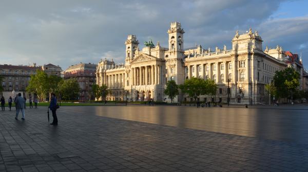 A Néprajzi Múzeum Kossuth téri épülete