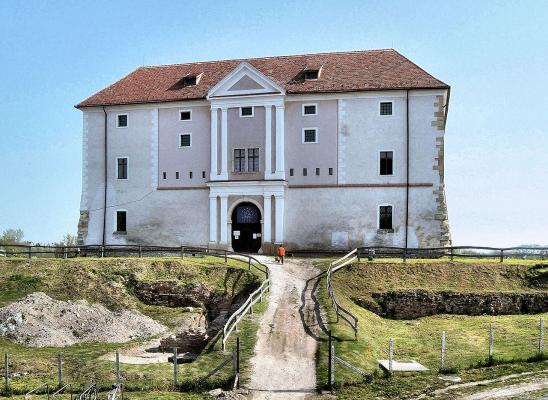 Ozorai Pipo vára, Ozora, Magyarország