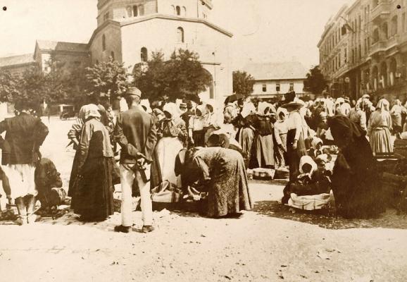 Piac a Széchenyi téren a 20. század elején, Pécs