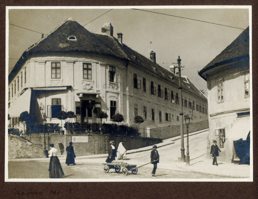 Szarvas-ház
