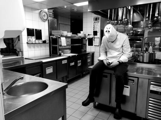 Tányércsörgés helyett néma csend  - Csend a konyhában (Four Points by Sheraton, Kecskemét)