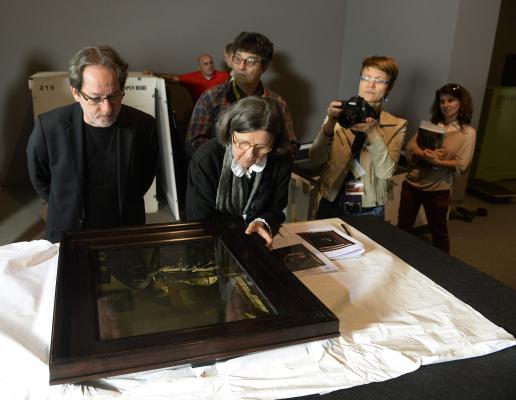 Baán László, a Szépművészeti Múzeum és a Magyar Nemzeti Galéria főigazgatója és Cécile Scailliérez, a párizsi Louvre munkatársa.