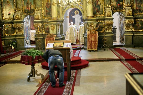 Virágvasárnapi szentelt fűz a szombati körmenetből
